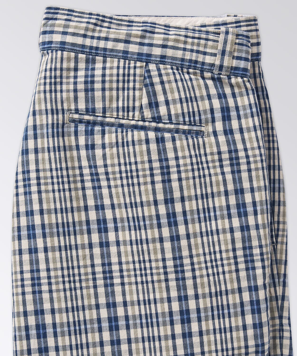 back of mens plaid shorts