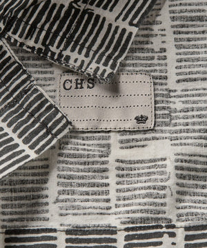 detail of a mens short sleeve button down